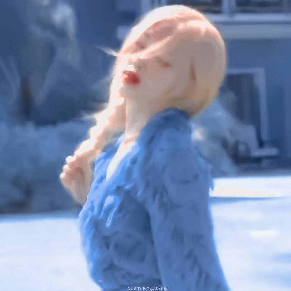 
「 蓝 色 玫 瑰」
