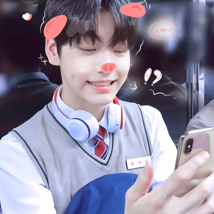 崔秀彬
贴纸八月樱花漫千山