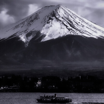 ： 轻舟已过万重山.
小卷想吃烤红薯/朴池原头像.
