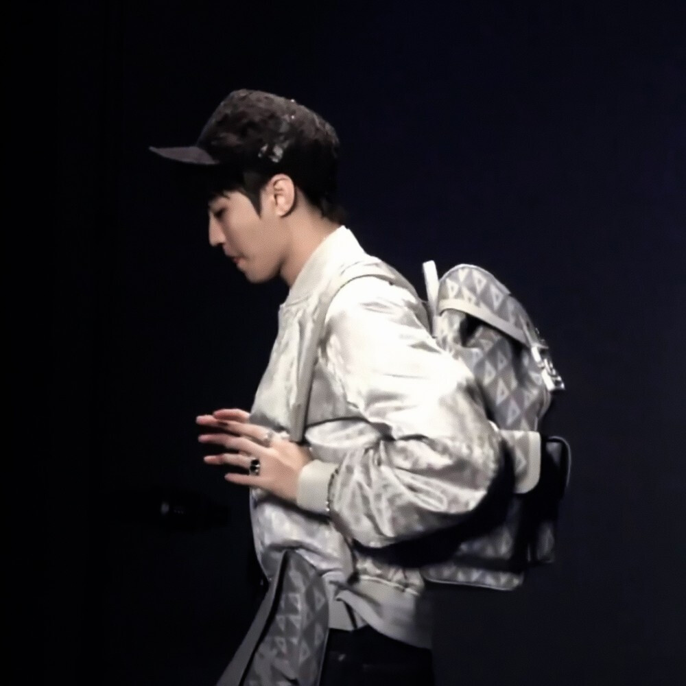 王俊凯 Cr.他的小卷毛啊