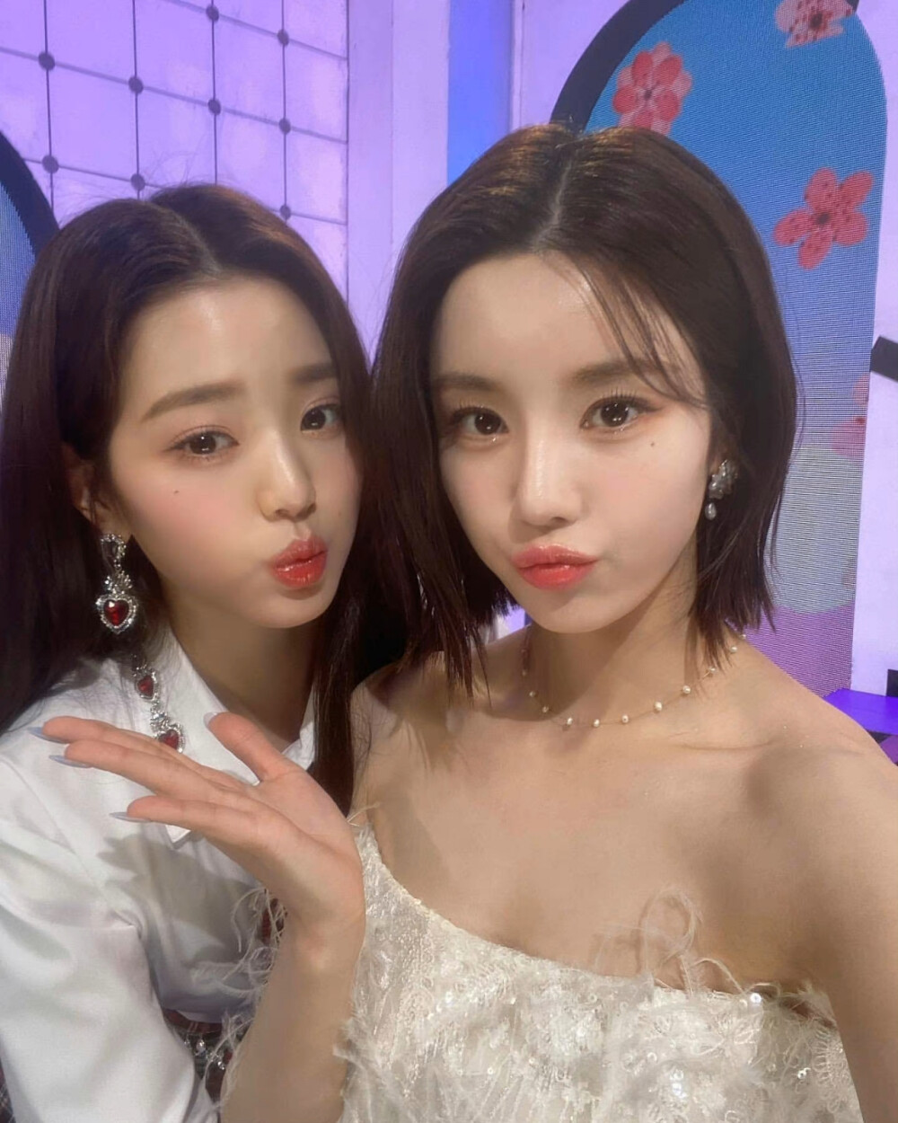 权恩妃&张元英 &安宥真&金珉周