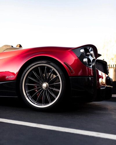 Pagani Huayra Roadster