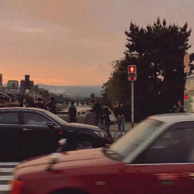 背景图‖月亮会寄给你全宇宙的爱