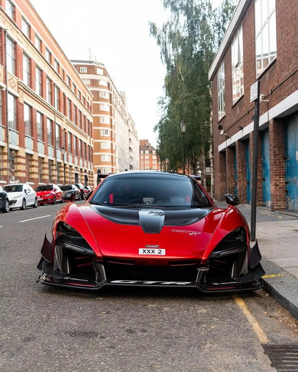 McLAREN SENNA GTR