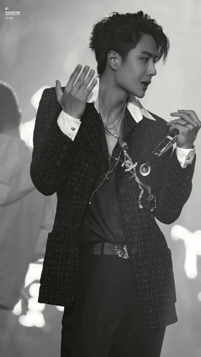 手机live壁纸 王一博
cr：见水印