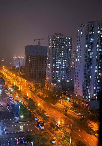 雨中的街道