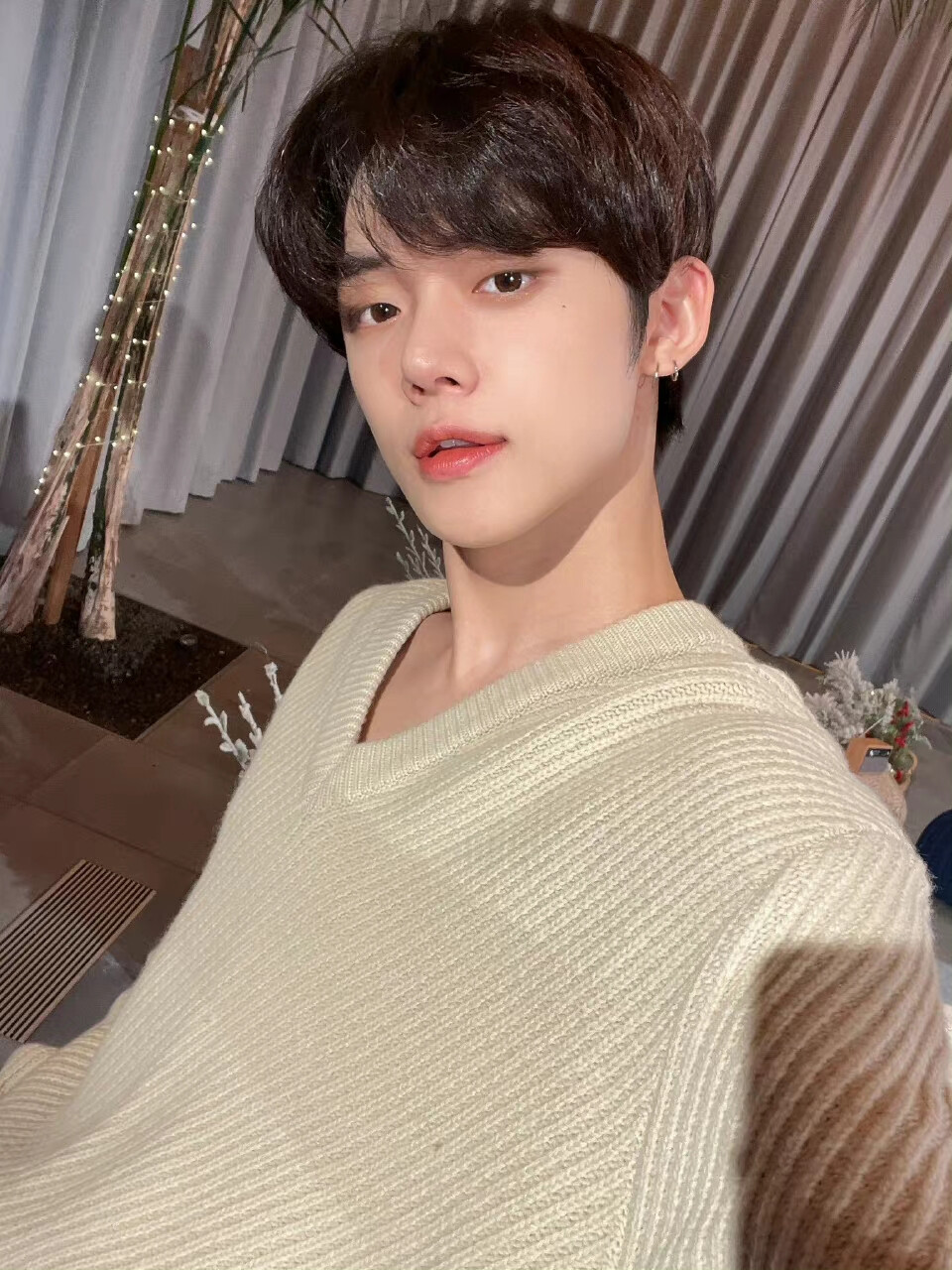 崔然竣
YEONJUN