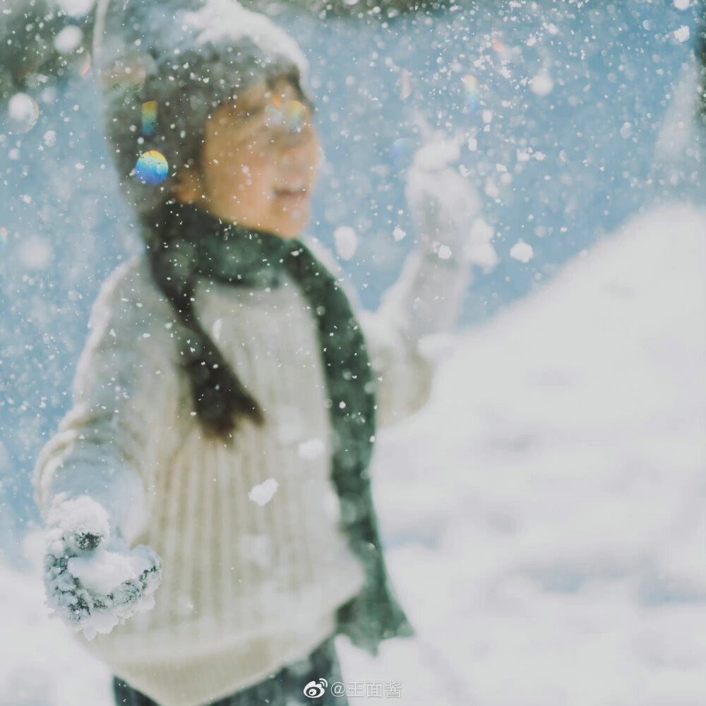 如果你也刚好看到下雪，那就当我们见过面吧
摄影：@王面酱 ​