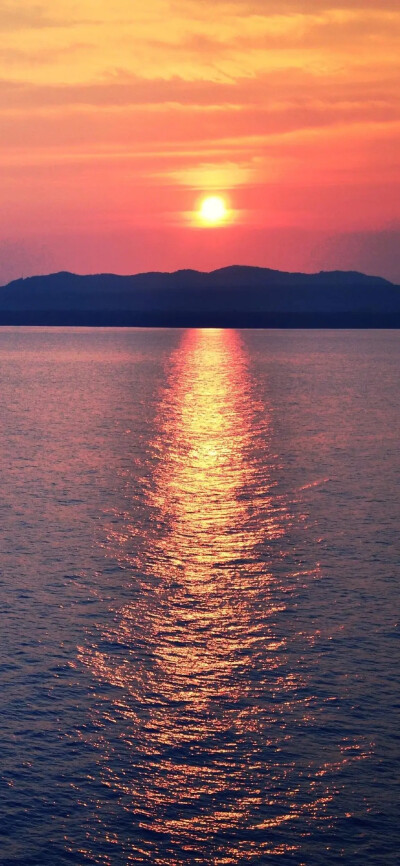 日落 海
图网，侵删
..、