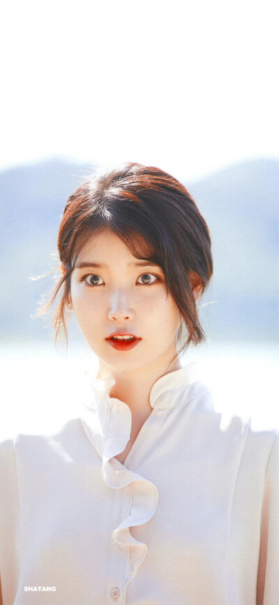 IU | 二十九岁的冬天
cr:砂糖收藏家