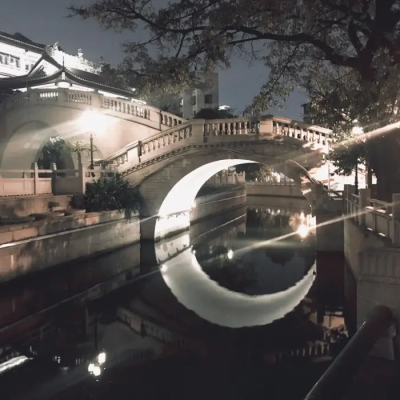 月亮指路牌_侵权删