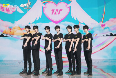 破天下，定风云，时代少年并肩行！TNT时代少年团！
TF家族三代张极、张泽禹