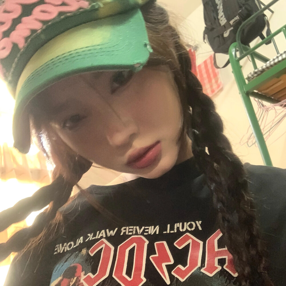 无人问津的港口开满鲜花