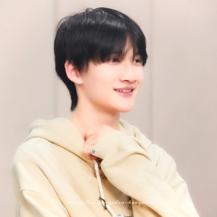 9宫格
♢余宇涵
原姜佑