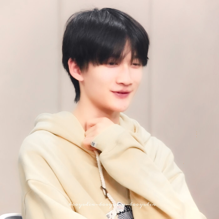 9宫格
♢余宇涵
原姜佑