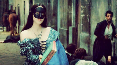 伊莎贝尔·阿佳妮 玛戈王后 1994
‘你们都错了，母亲疼爱我！’