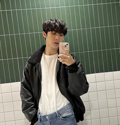 twt:@traineeatwt woochan