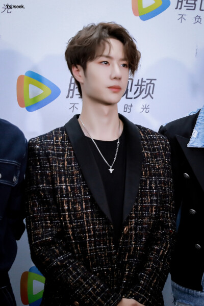 190712 天津见面会 @UNIQ-王一博 ❦喉结我亲爆❦ cr:logo