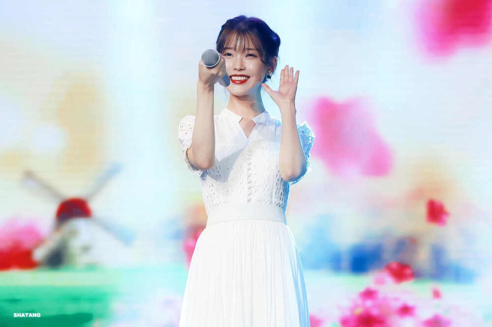 IU | 二十九岁的冬天
cr:砂糖收藏家