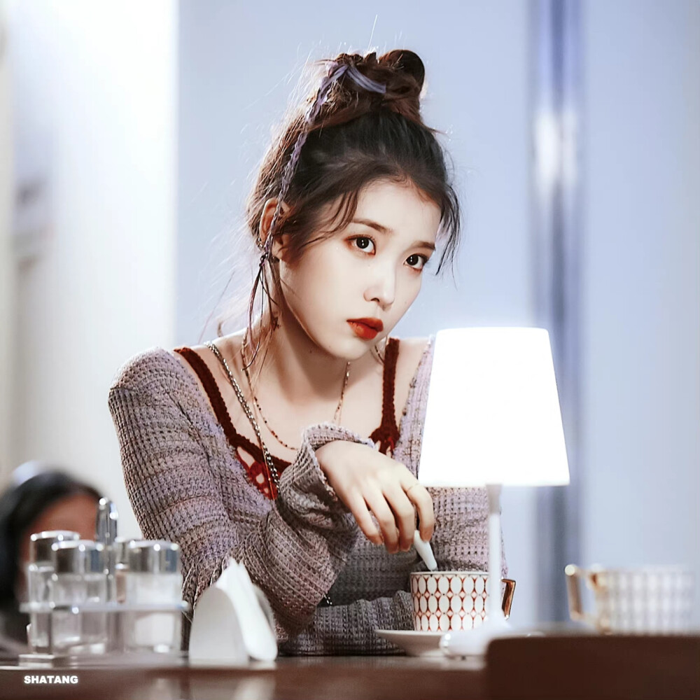 IU | 二十九岁的冬天
cr:砂糖收藏家