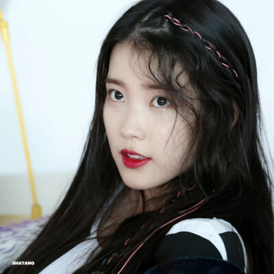 IU | 二十九岁的冬天
cr:砂糖收藏家