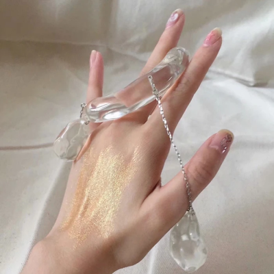 语擦人资料卡搭配。
原图如侵权请联系删除。
