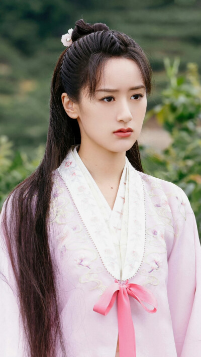 祝卿好 刘泠 袁冰妍