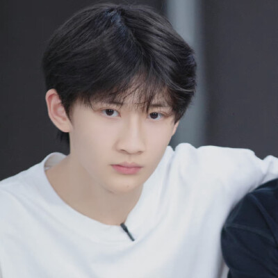 TF家族-余宇涵 白T好干净