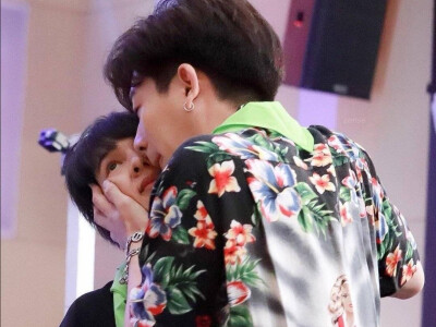 他泰┃offgun
图源网络，侵删
仅上传记录收藏