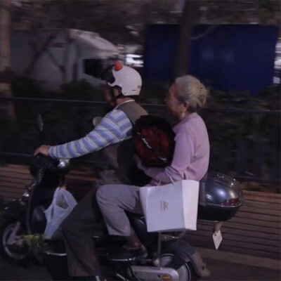 月亮指路牌_侵权删