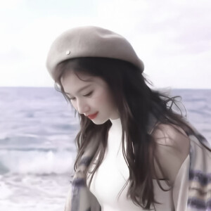 
         与我坠入爱河。
