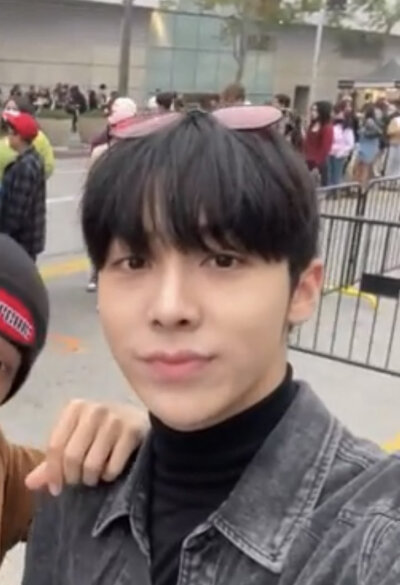 Trainee A woochan 赵旴灿