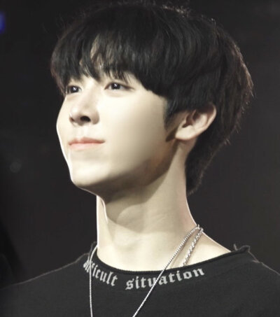 Trainee A woochan 赵旴灿