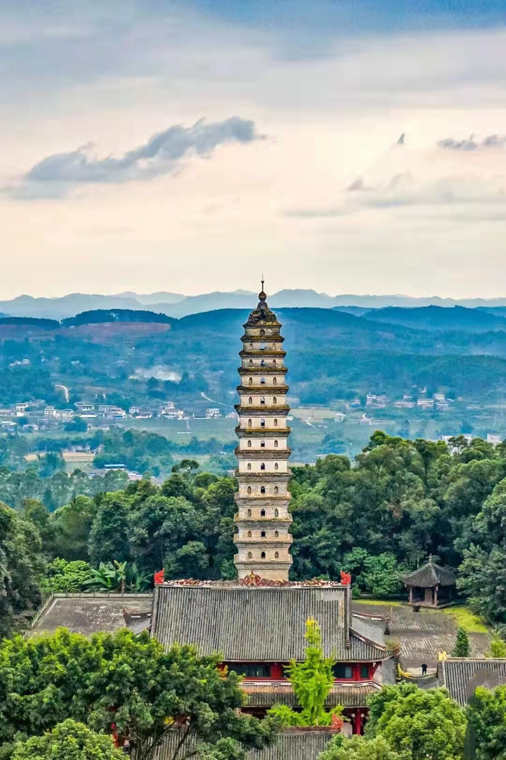 川 眉山 大旺寺白塔