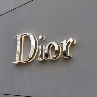 DIOR