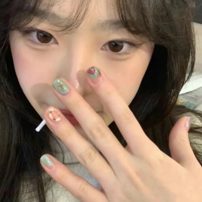 女头
二传@安额额额子