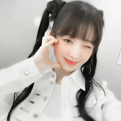 怜 想着想着 竟不知道想的是谁了。