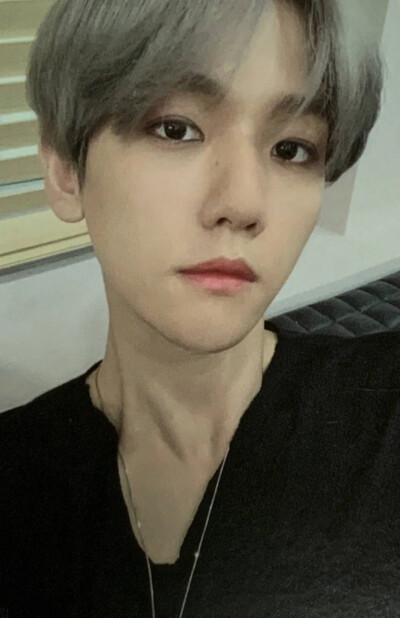 边伯贤(BAEKHYUN)