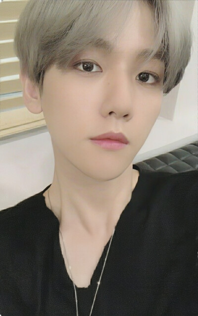 边伯贤(BAEKHYUN)