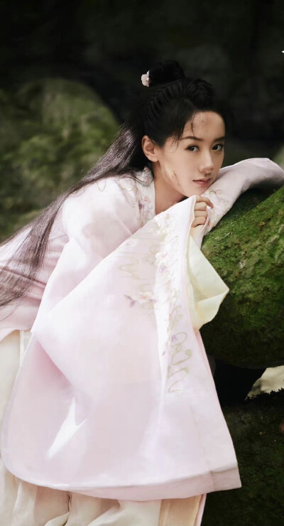 祝卿好 袁冰妍 刘泠