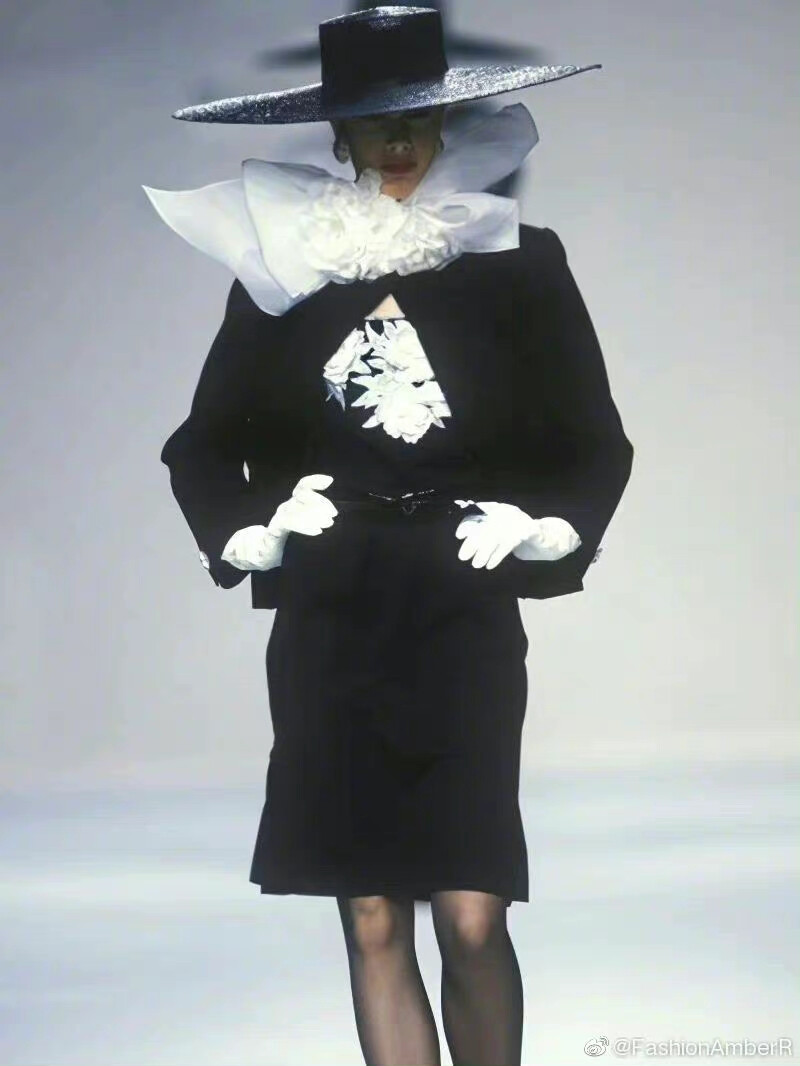 Nina Ricci S/S 1990 Coutruel