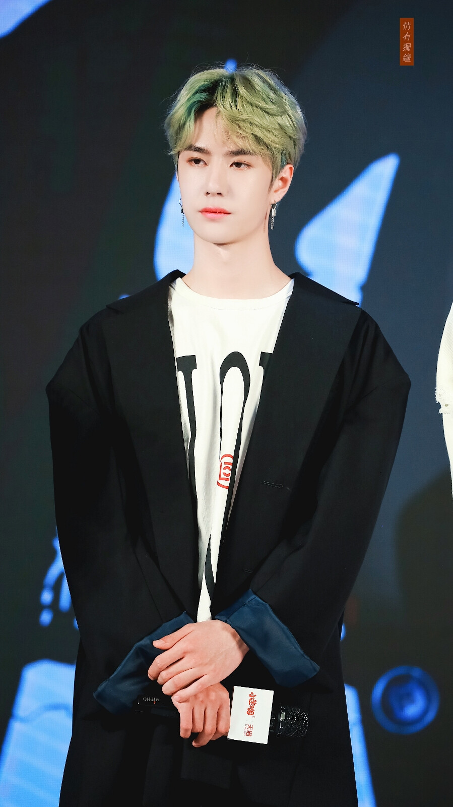 180427 小迷糊见面会 @UNIQ-王一博 ☀奶盖好可爱☀ cr:logo