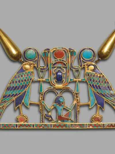 古埃及公主以黄金、石榴石、绿松石等打造的项链 / 大都会博物馆