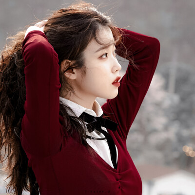 IU