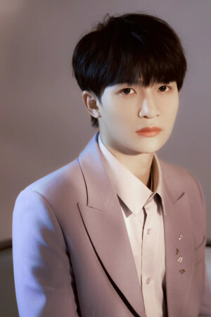 周深
Vb：玫瑰少年在我心里_