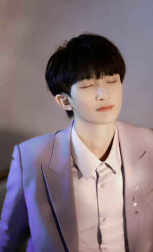 周深
Vb：玫瑰少年在我心里_