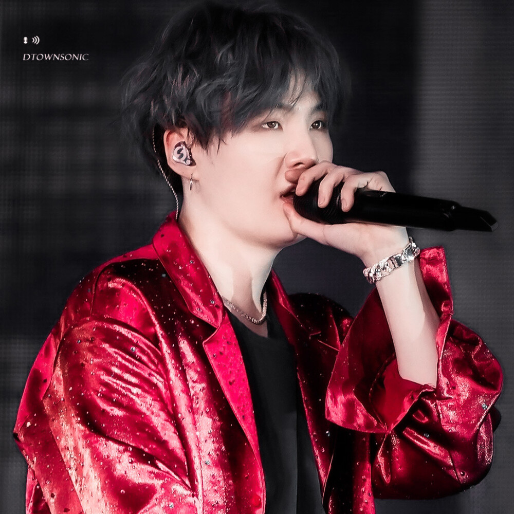  你在美学的光影里行走
我于你眼中的光影沉沦