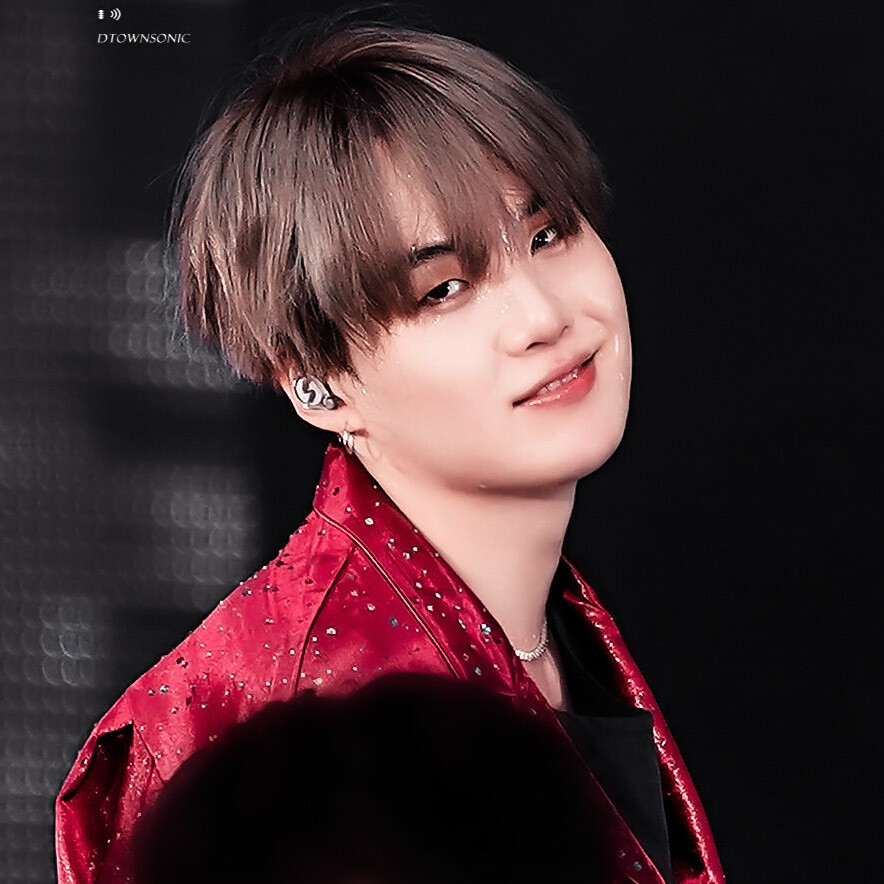  你在美学的光影里行走
我于你眼中的光影沉沦