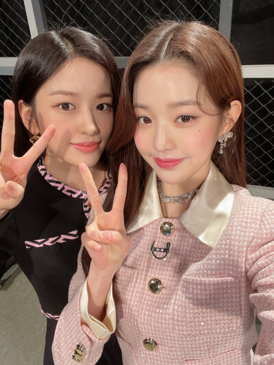 安宥真。张元英