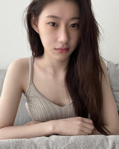 CHAERYEONG 李彩领